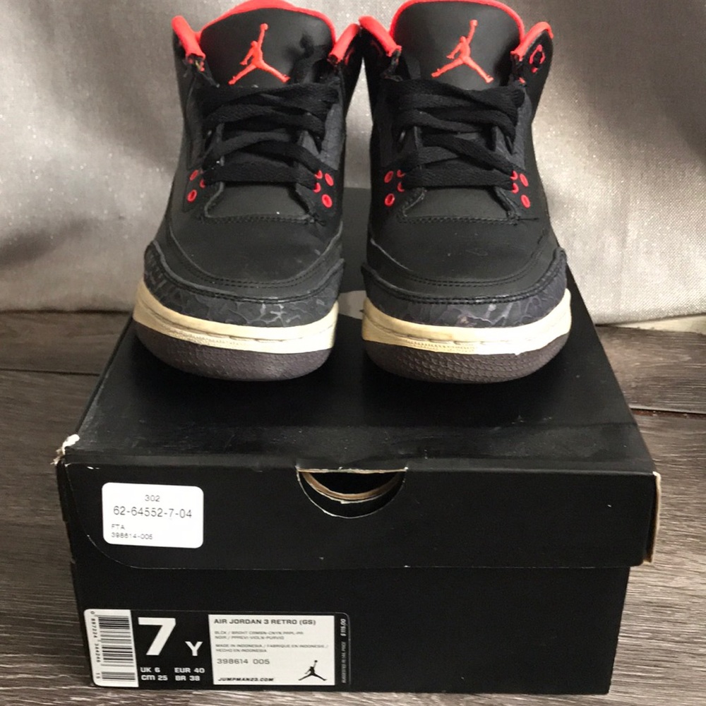 Air Jordan crimson 3s